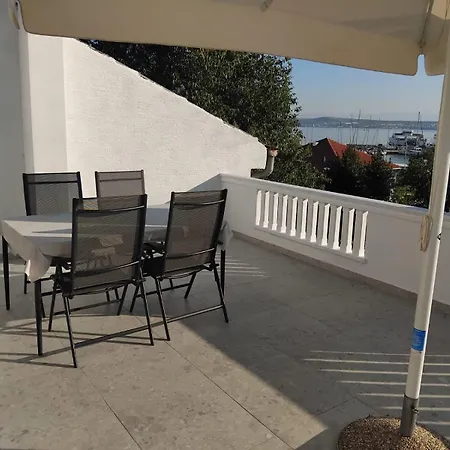 Klanac Apartment Tkon